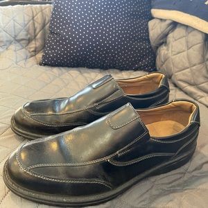 Men Dockers black leather shoe